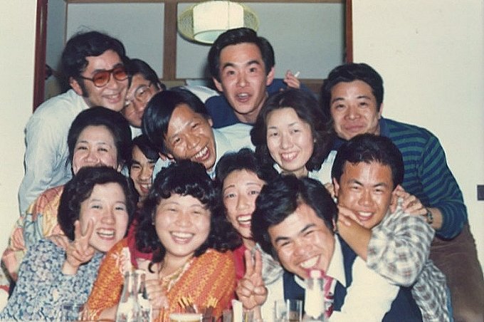 ������09