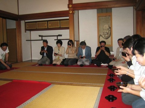 ������09